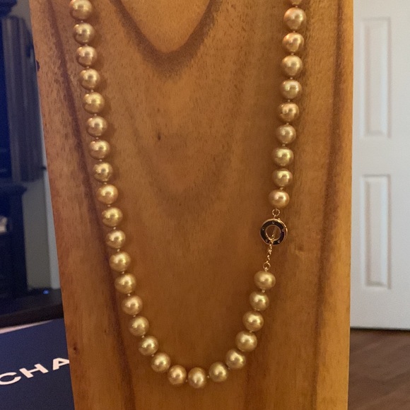 - Beautiful All Natural Gold Freshwater Pearls. Hand knotted pearls. 26” - Picture 3 of 13